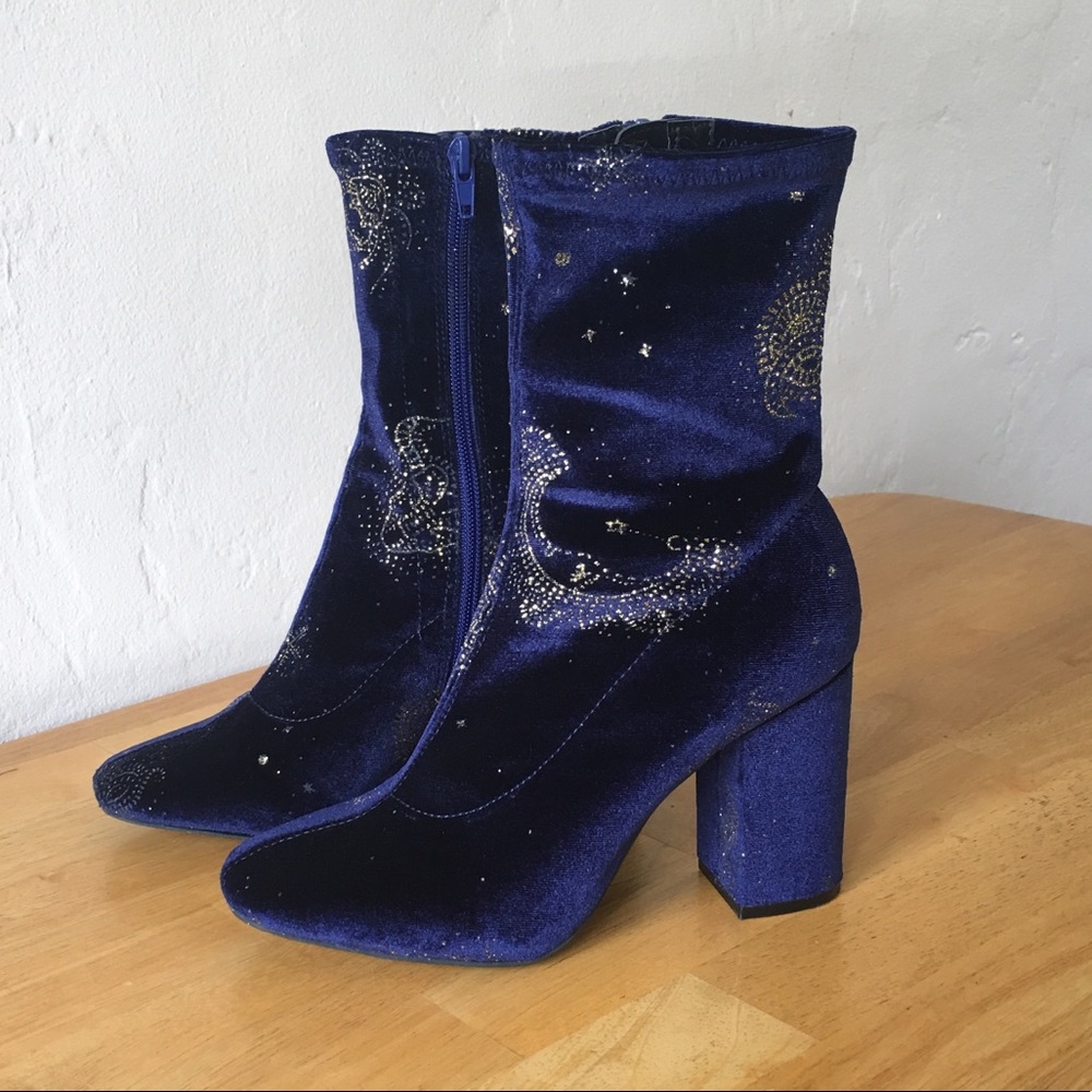 Celestial Velvet Glove Boots